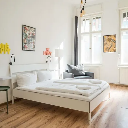 Stylish In Convinient Location Apartment Berlin