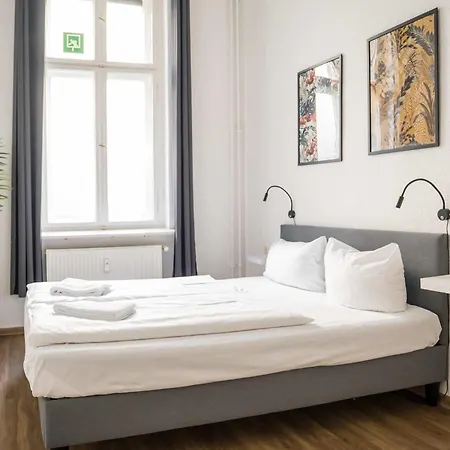 Stylish In Convinient Location Apartment