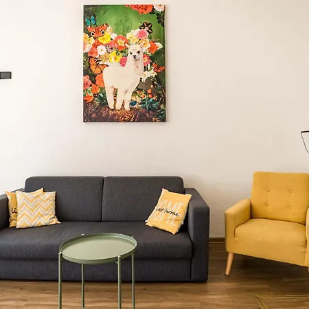 Stylish In Convinient Location Berlino