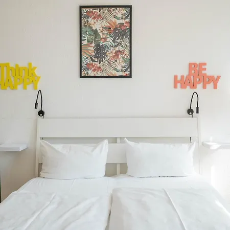 Stylish In Convinient Location Apartament *
