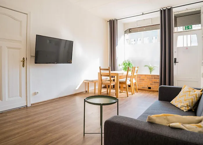 Stylish In Convinient Location Apartament